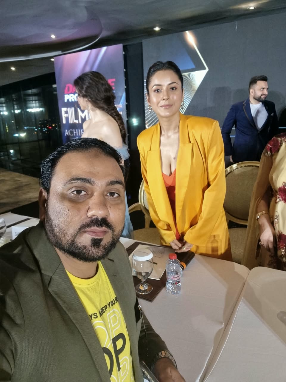 Gulf Jobs Hunts representative with an entertainment industry guest